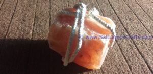 himalayansaltanimalslicklivestockanimallickspinkcraftssaltorganichimalayansaltlicksuitableforanimalsgoatdeercowhorselicksaltwithhangingrope02 Salt Lamps Crafts Manufacture and Exporter